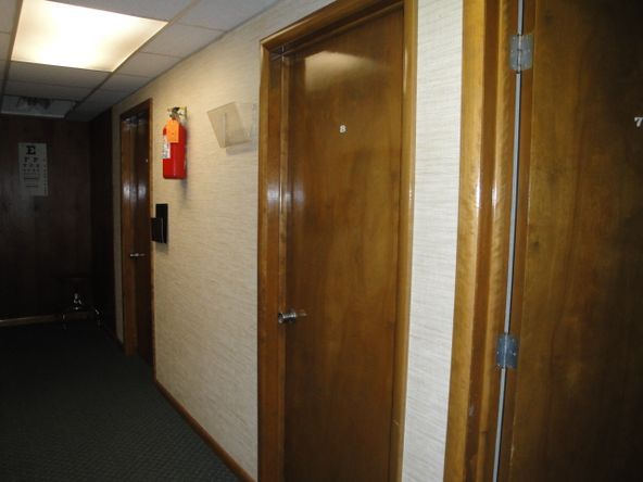 209 S Main St, Almont, MI 48003